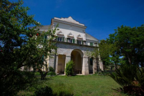 ENTIRE PRIVATE FLOOR e GARDEN IN VILLA MASTRANGELO